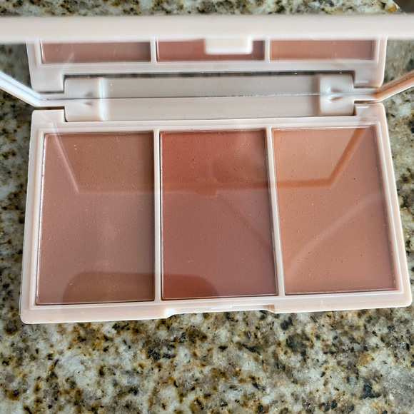 NWT Makeup Bundle💕💅 - Picture 6 of 11